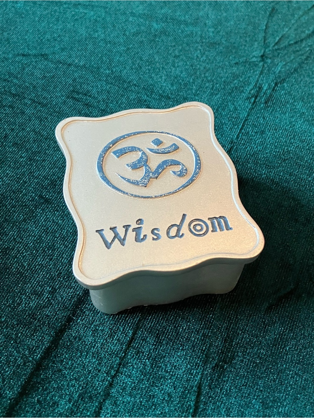 Vintage Y2K Icing 2000 Wisdom Trinket Box
